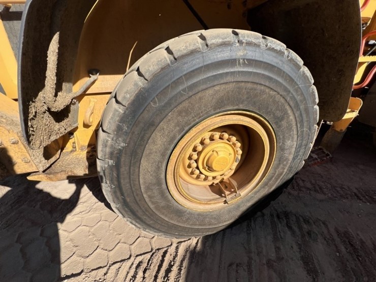 2022-volvo-l90h-image-11