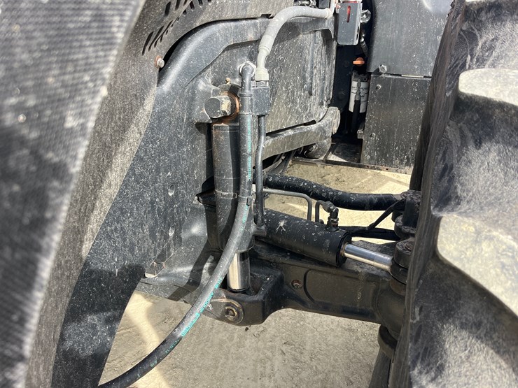 case-ih-magnum-370-cvt-image-9