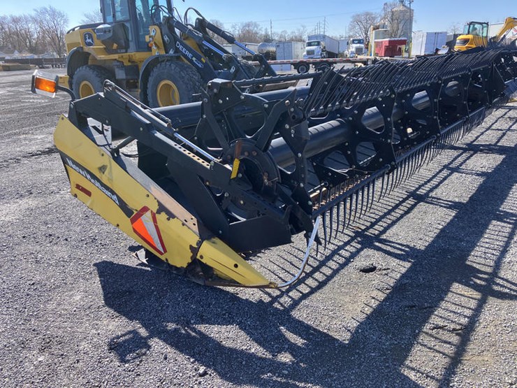 new-holland-84c-image-16