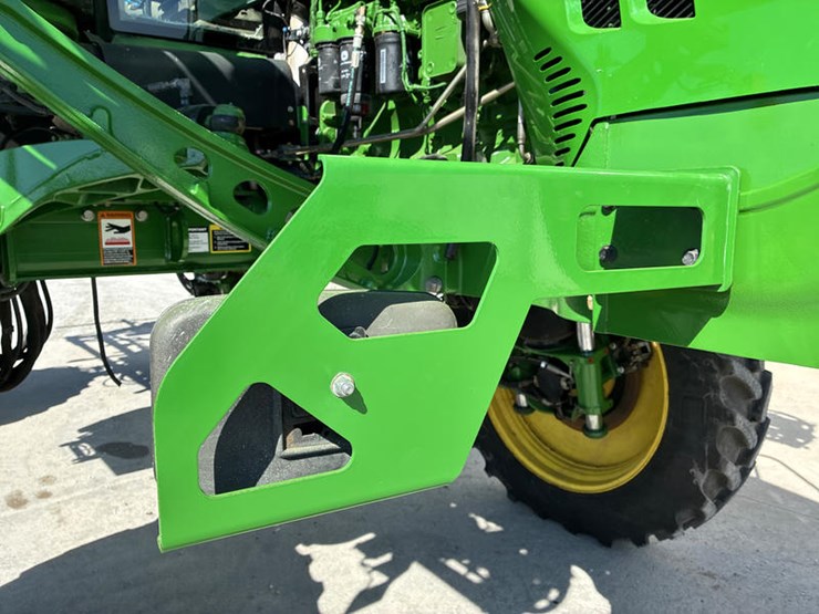2018-john-deere-r4030-image-17