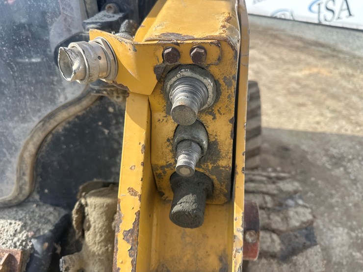 caterpillar-226d-image-24