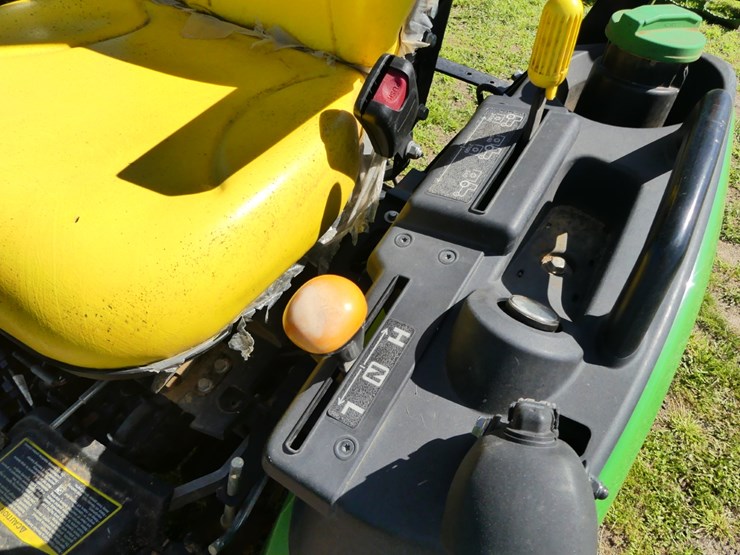 2025-john-deere-2025r-image-14