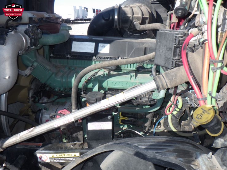 2022-volvo-vnl-300-image-17