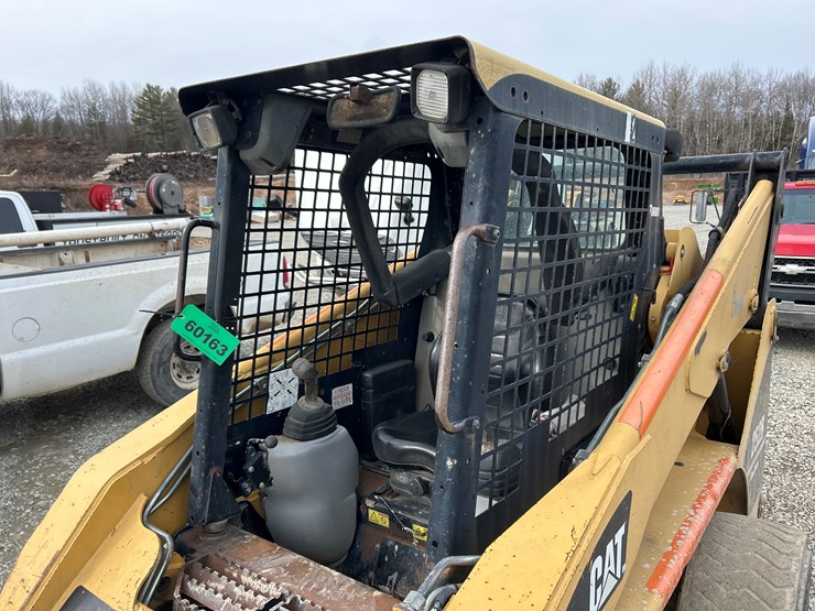 caterpillar-252b-image-29