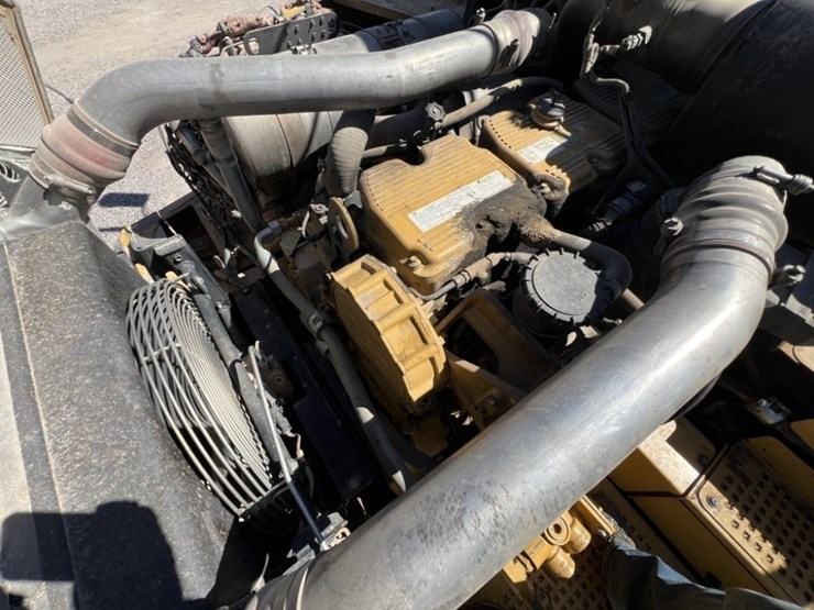 2012-caterpillar-740b-image-38