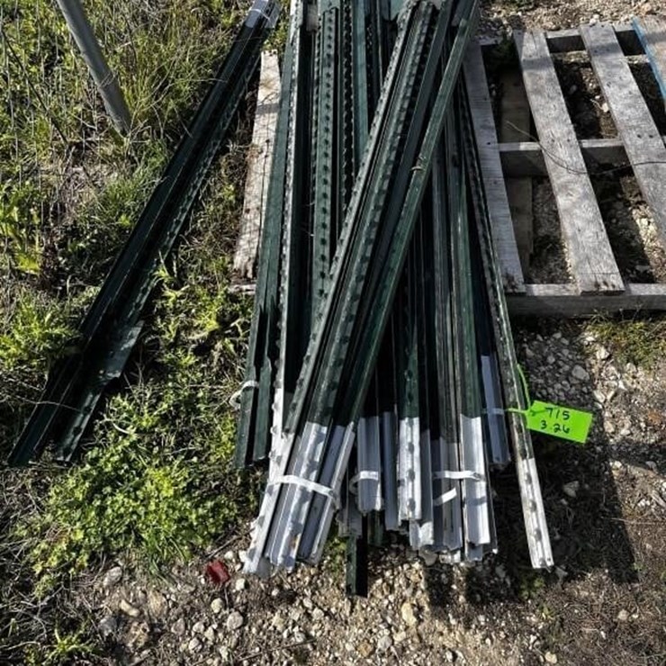 L1- Approx. 60 Unused 6' T-Posts