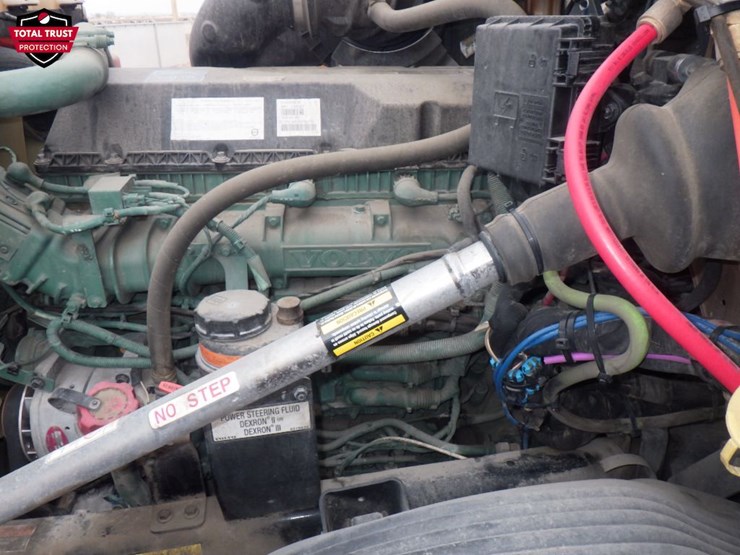 2023-volvo-vnl-300-image-18