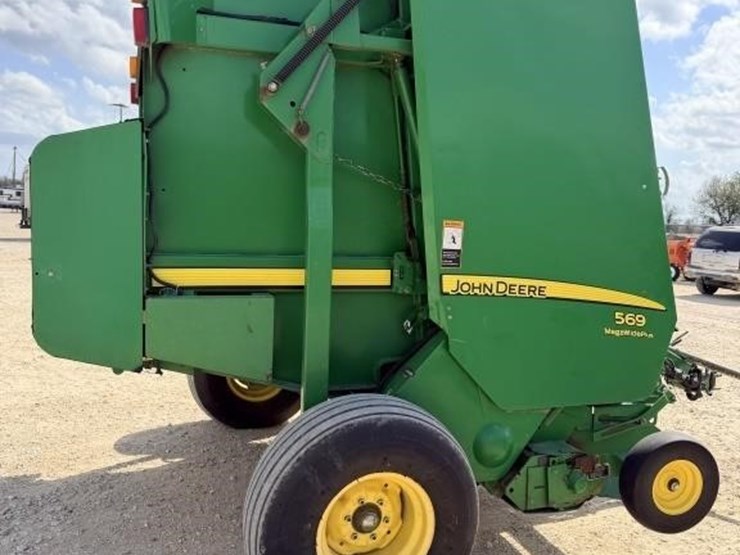 2013-john-deere-569-image-19