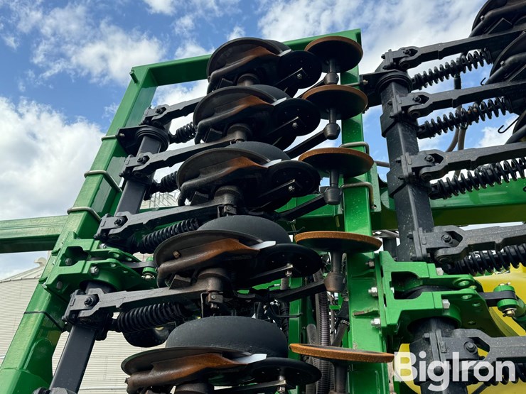 2011-john-deere-1990-image-14