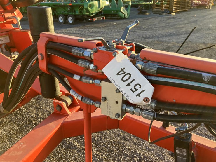 2013-kuhn-krause-8000-25-image-6