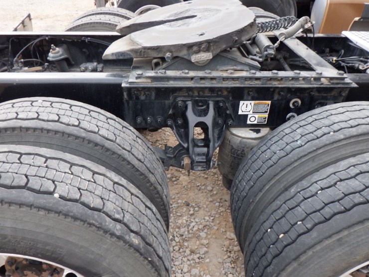 2022-kenworth-t680-image-15