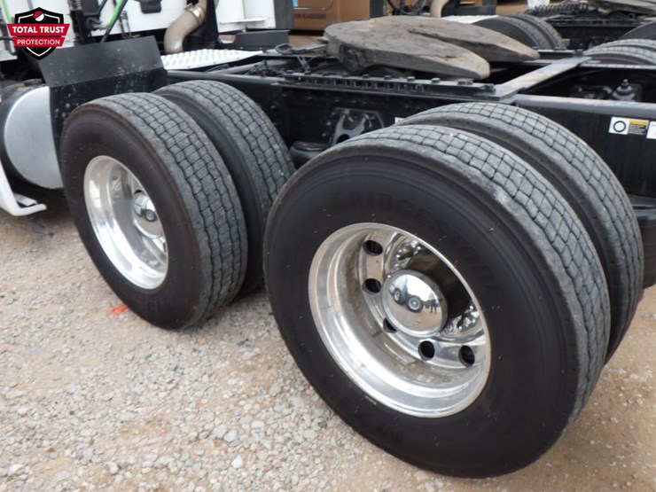 2022-kenworth-t680-image-13