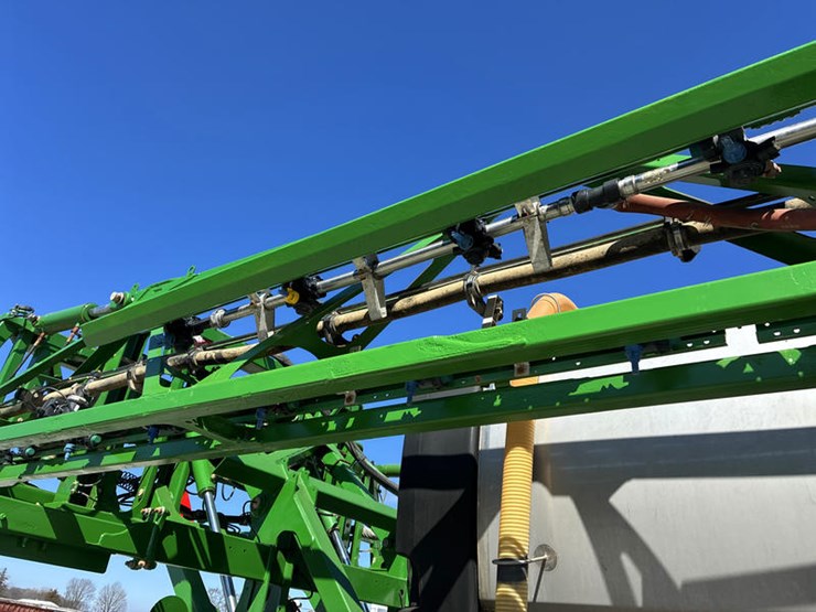 2018-john-deere-r4030-image-23