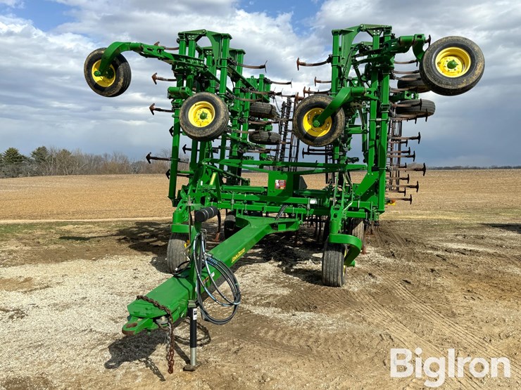 2012-john-deere-2210-image-2