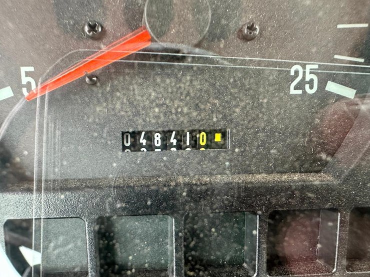 massey-ferguson-8160-image-63