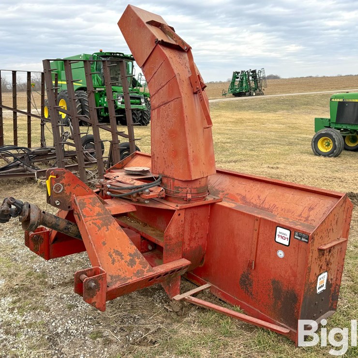 McKee Snolander 1101 8' Snow Blower