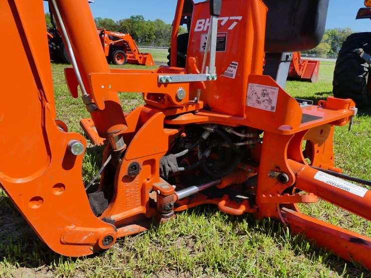 kubota-bh77-image-7
