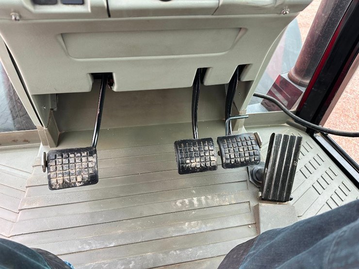 massey-ferguson-8160-image-54