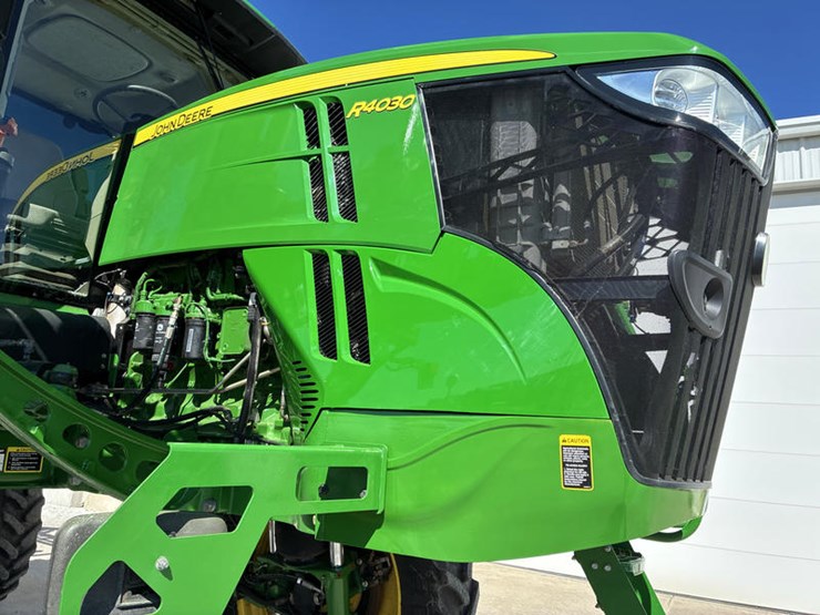2018-john-deere-r4030-image-14