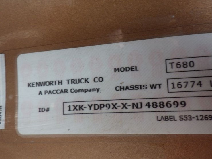2022-kenworth-t680-image-21