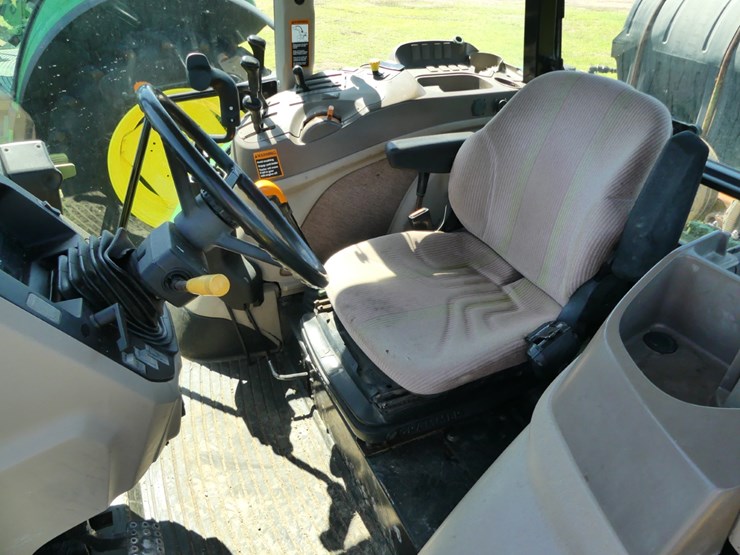 john-deere-6105d-image-13