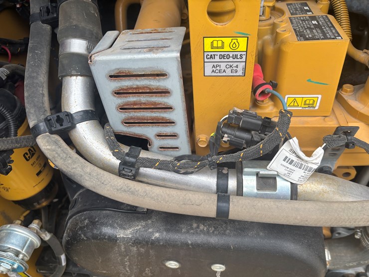 2023-caterpillar-289d3-image-31