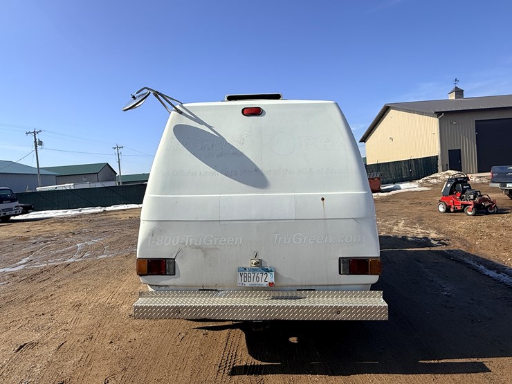 2001-isuzu-npr-image-6