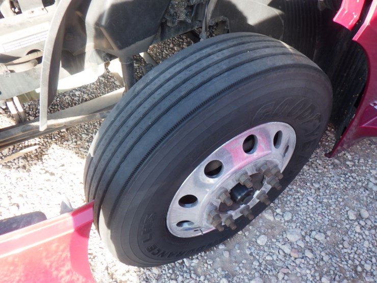 2021-volvo-vnl-300-image-20