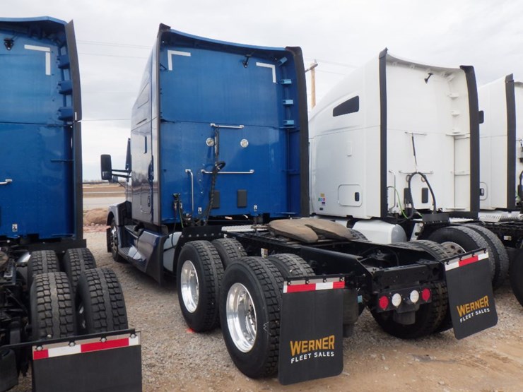 2022-kenworth-t680-image-14