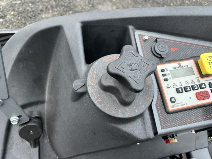 2023-spartan-srt-xde-zero-turn-mower-image-21