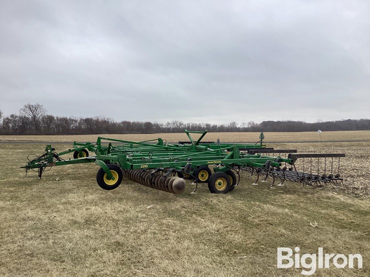 john-deere-2310-image-8