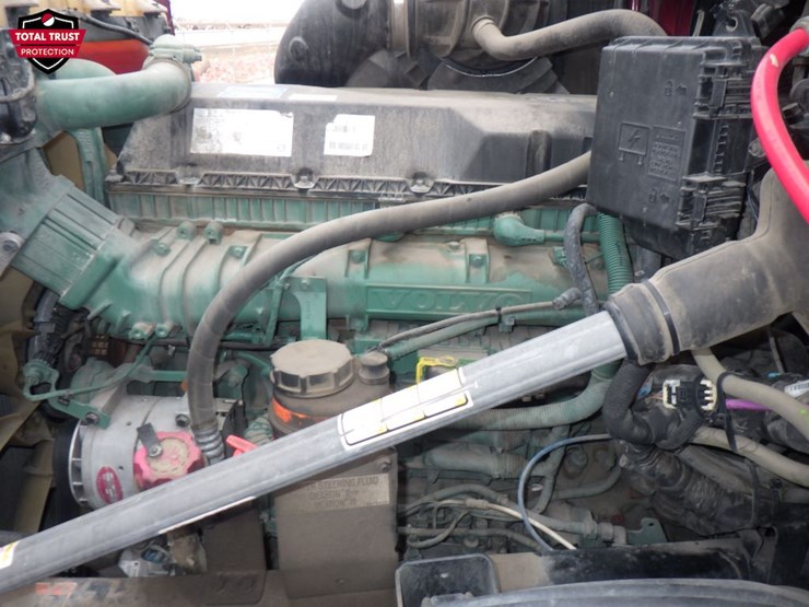 2023-volvo-vnl-300-image-19