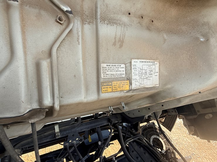 2004-isuzu-npr-image-51