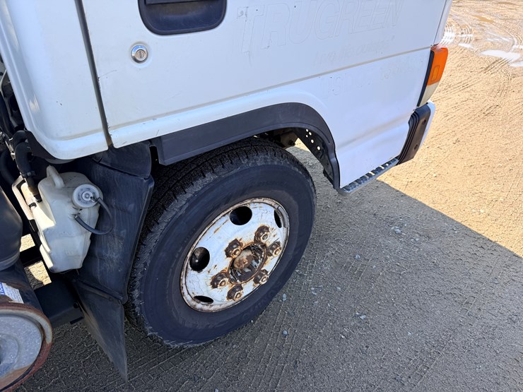 2001-isuzu-npr-image-18