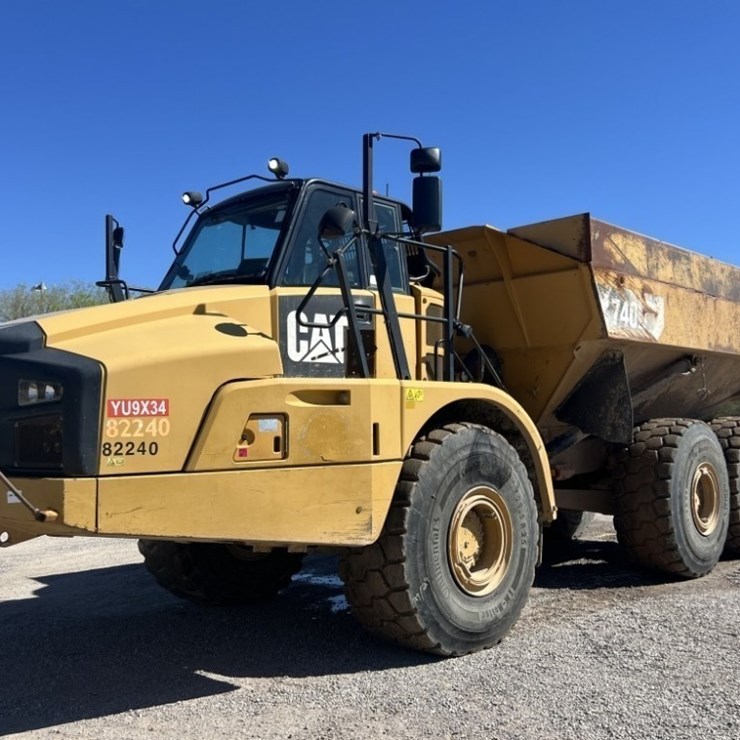 2013 CATERPILLAR 740B