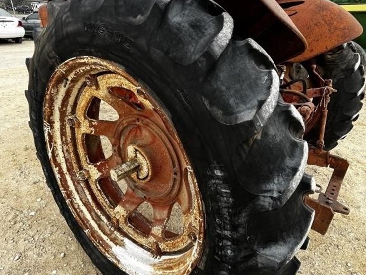 l2---farmall-350-l.p.-gas-image-7