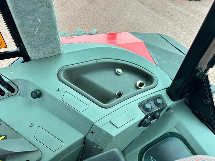 massey-ferguson-8160-image-53