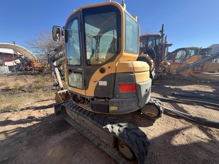 2013-volvo-ecr58-image-2