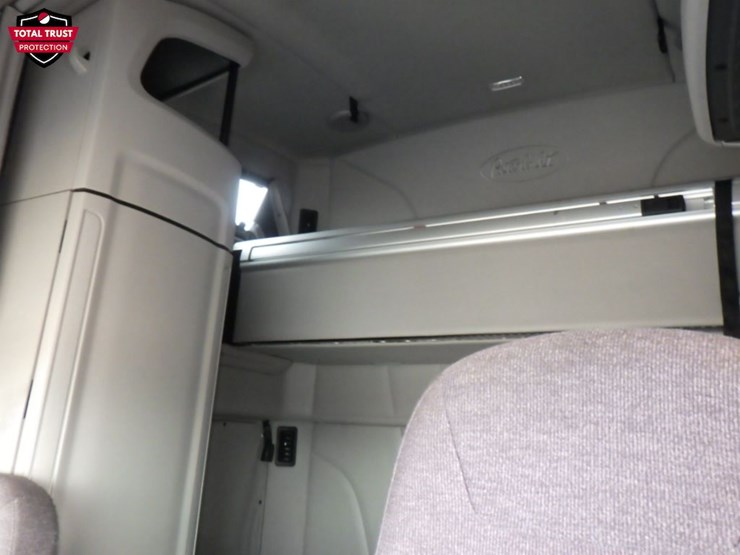 2022-peterbilt-579-image-20