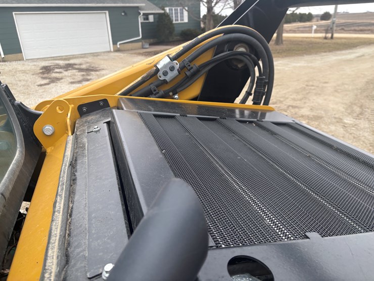 2023-caterpillar-289d3-image-24