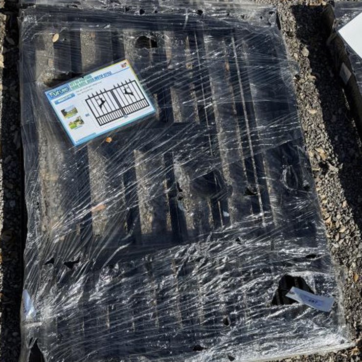 #287 • Bi-Parting Deer Motif Gate - 6' W x 4' H