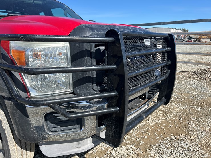 2011-ford-f550-image-11