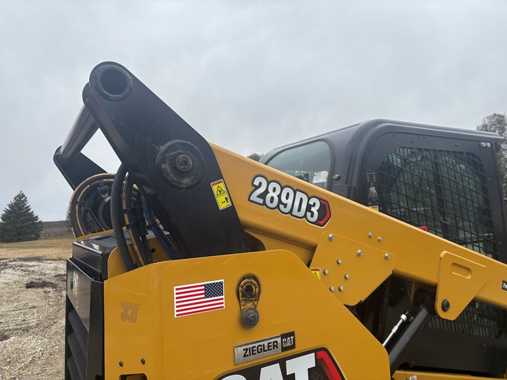 2023-caterpillar-289d3-image-16