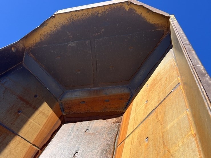 2013-caterpillar-740b-image-51