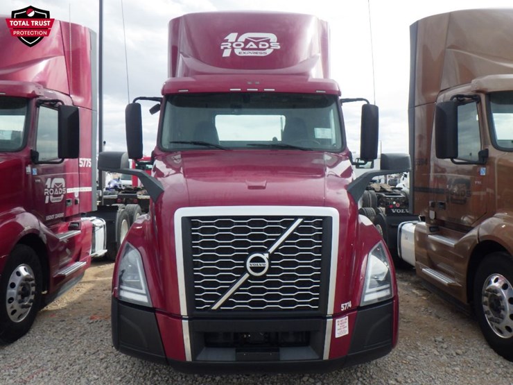 2024-volvo-vnl-300-image-2