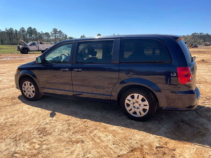 2014-dodge-grand-caravan-image-2