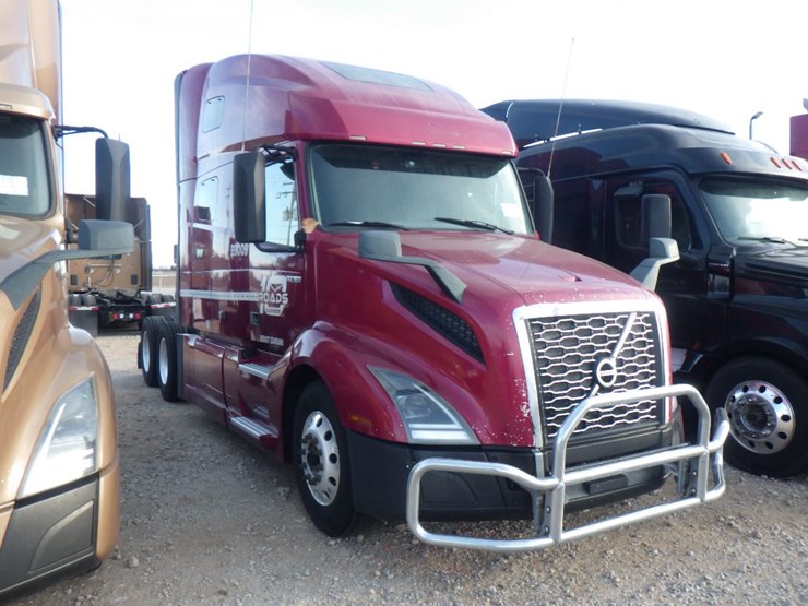 2019-volvo-vnl-760-image-3