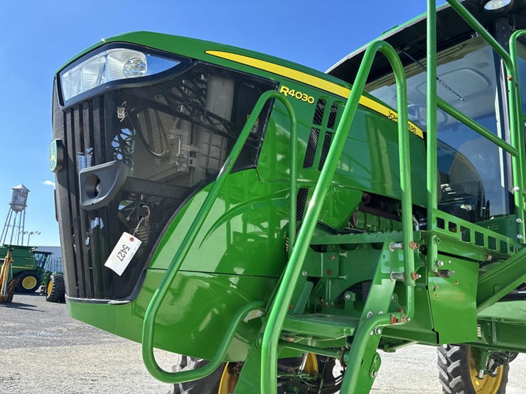 2018-john-deere-r4030-image-44
