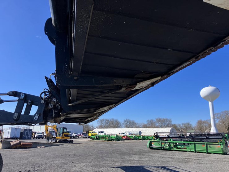 new-holland-84c-image-26