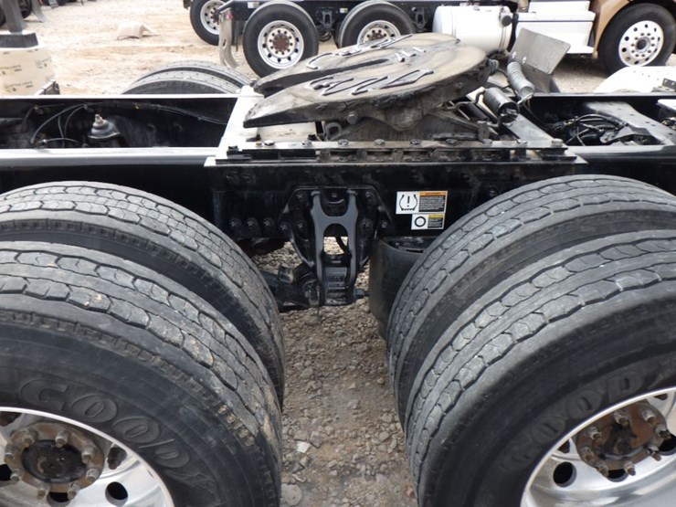 2022-kenworth-t680-image-6